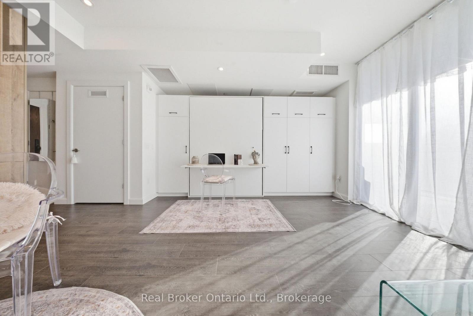 #107 741 KING STREET W - 16