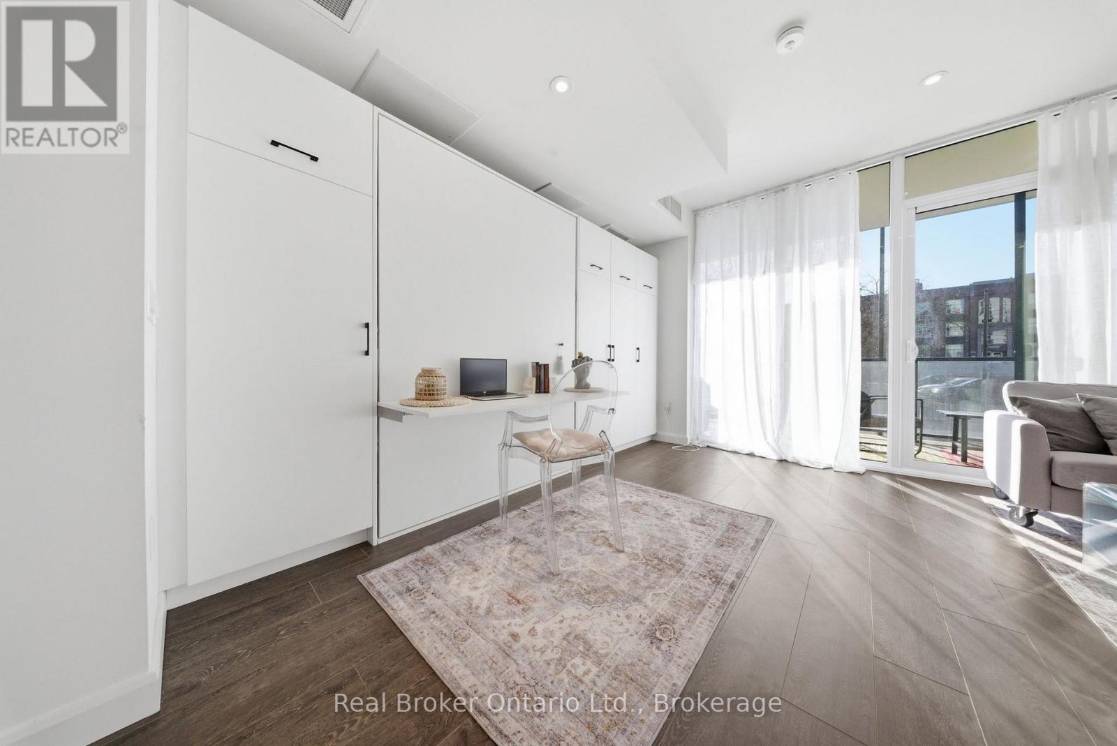 #107 741 KING STREET W - 17