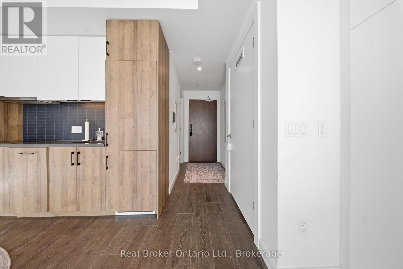 #107 741 KING STREET W - 4