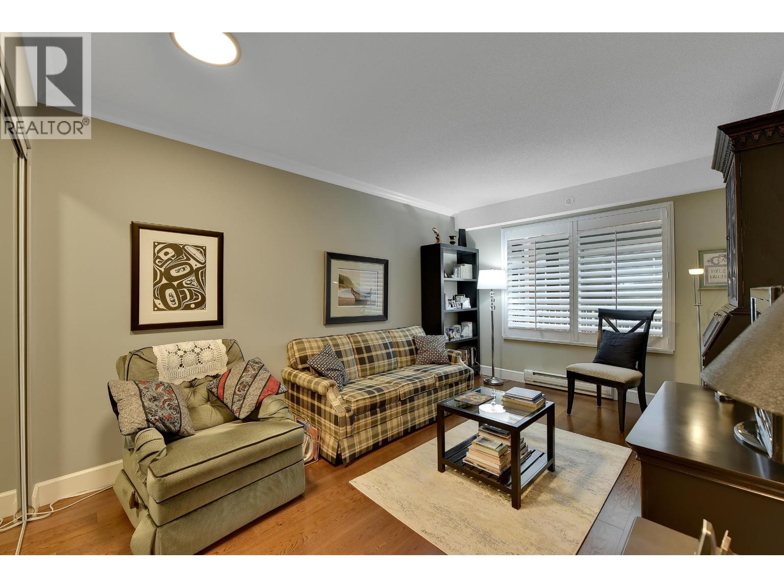 #319-1120 TSATSU SHORES Drive, Delta