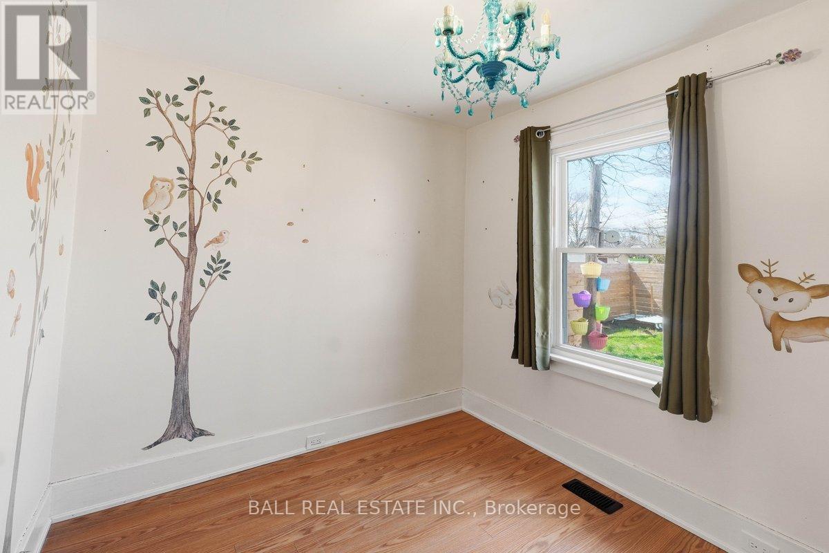 4 HOLDEN STREET — photo 12