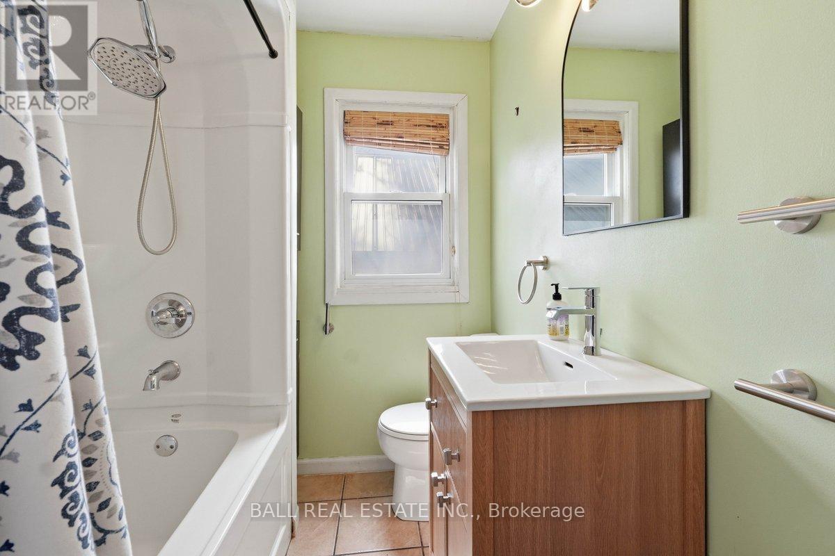 4 HOLDEN STREET — photo 14