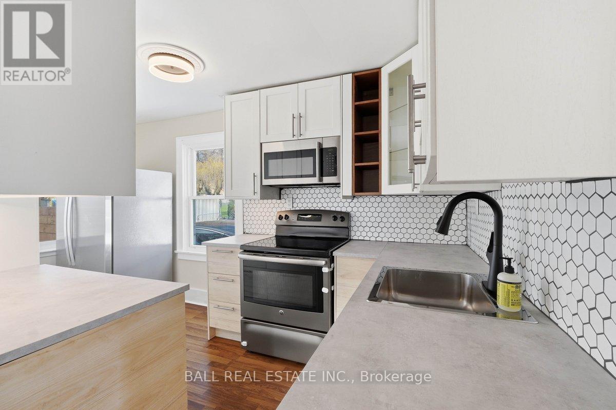 4 HOLDEN STREET — photo 15