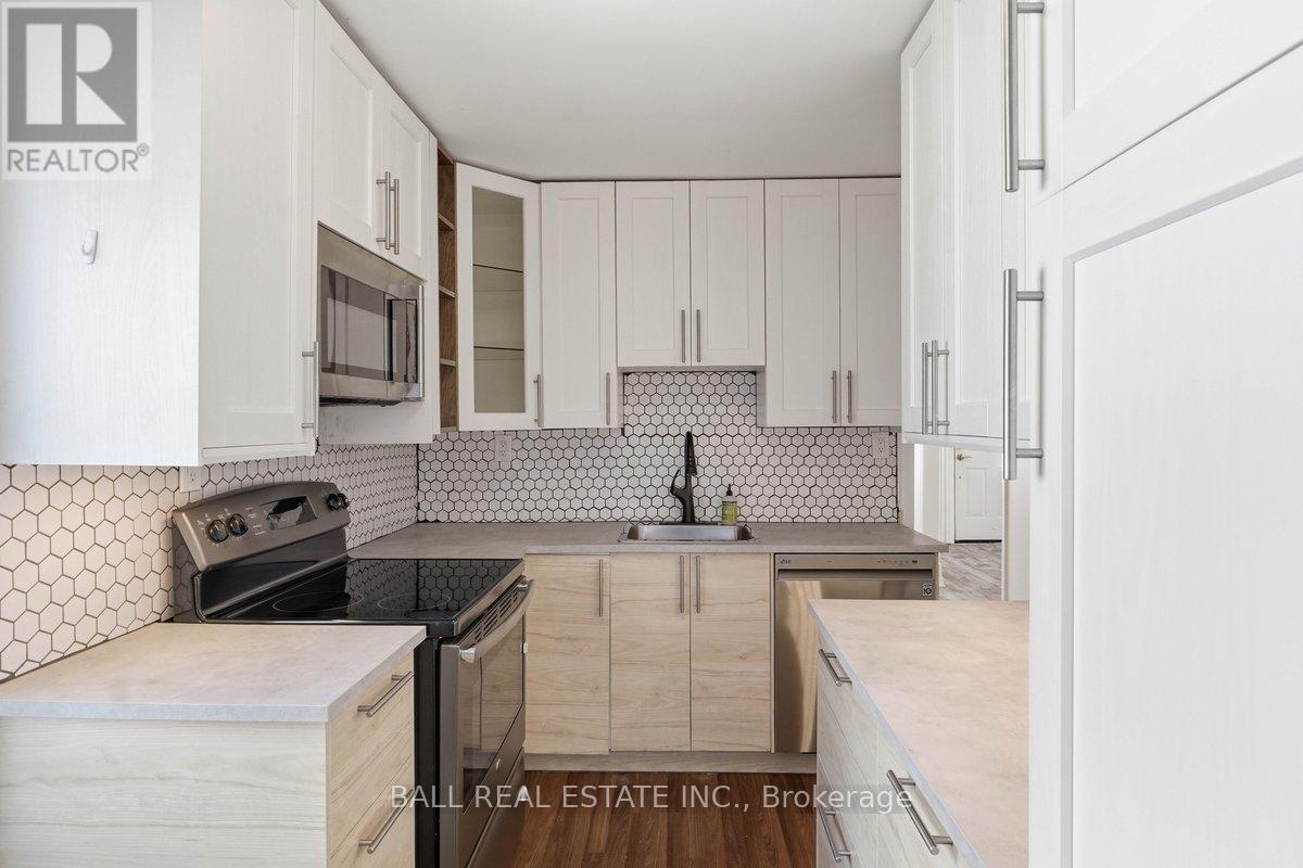 4 HOLDEN STREET — photo 16
