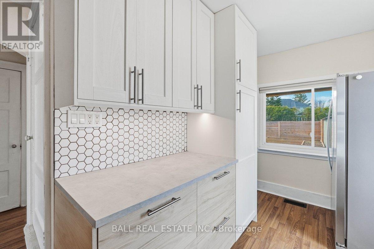 4 HOLDEN STREET — photo 18