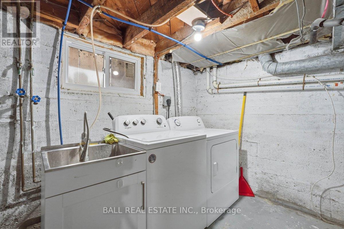 4 HOLDEN STREET — photo 21