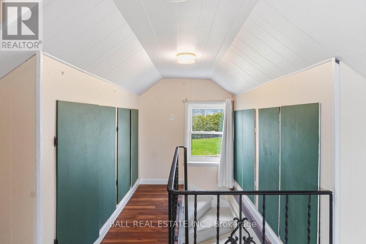 4 HOLDEN STREET — photo 24