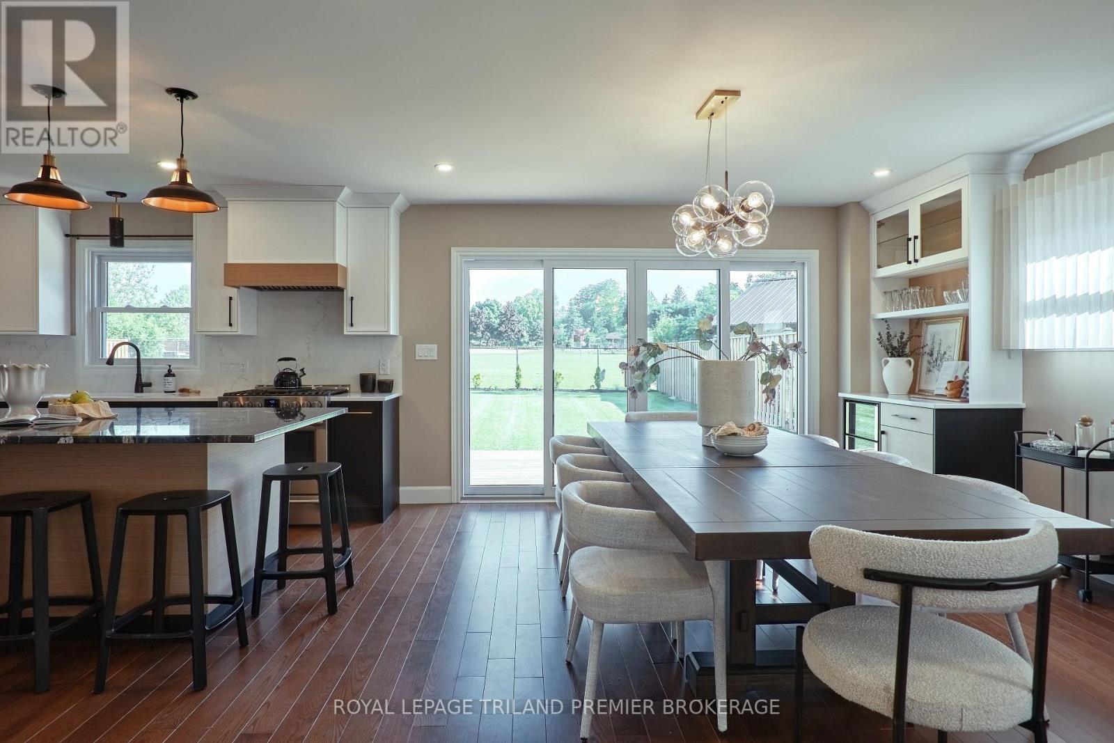 271 BASELINE ROAD E — photo 14