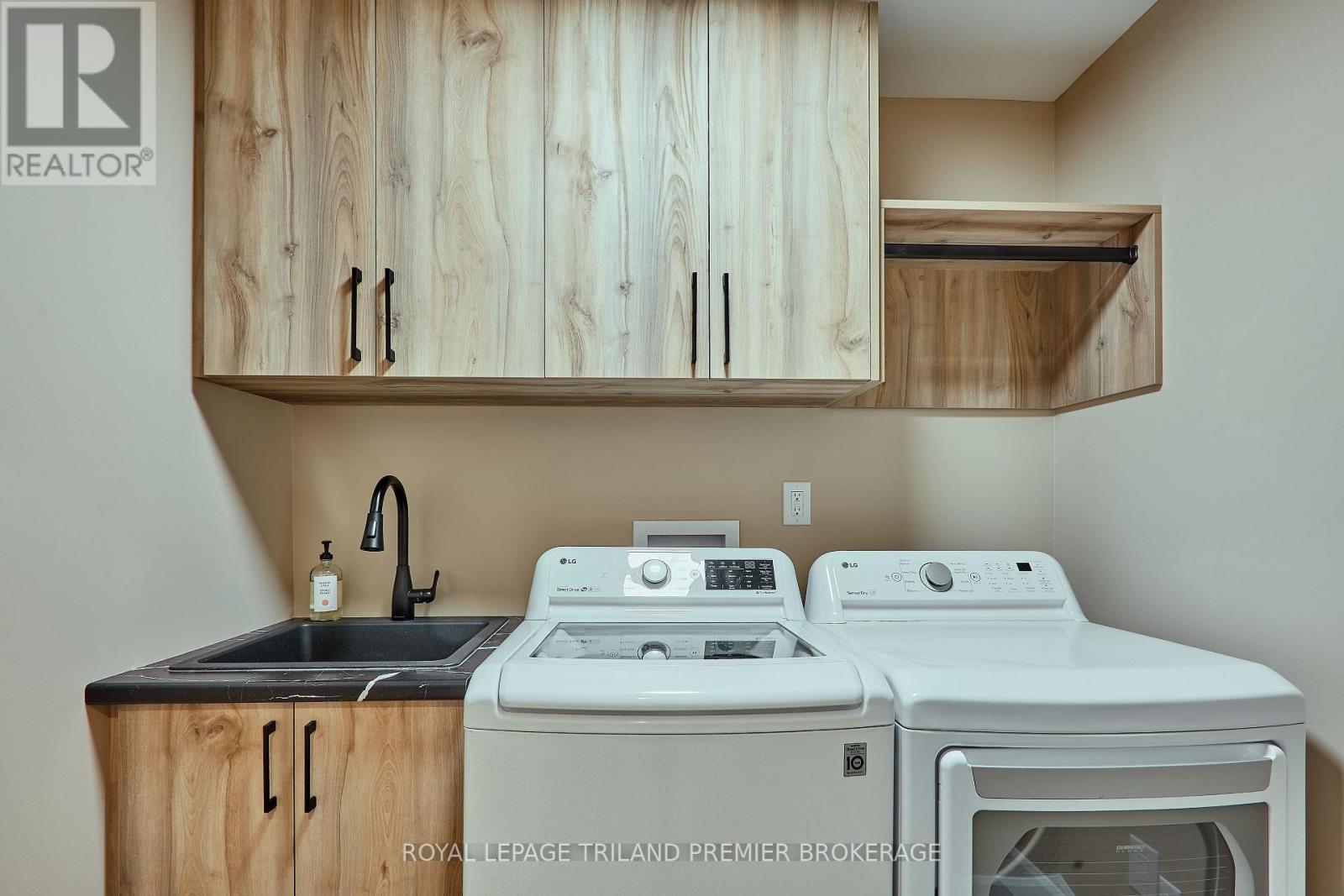 271 BASELINE ROAD E - 35