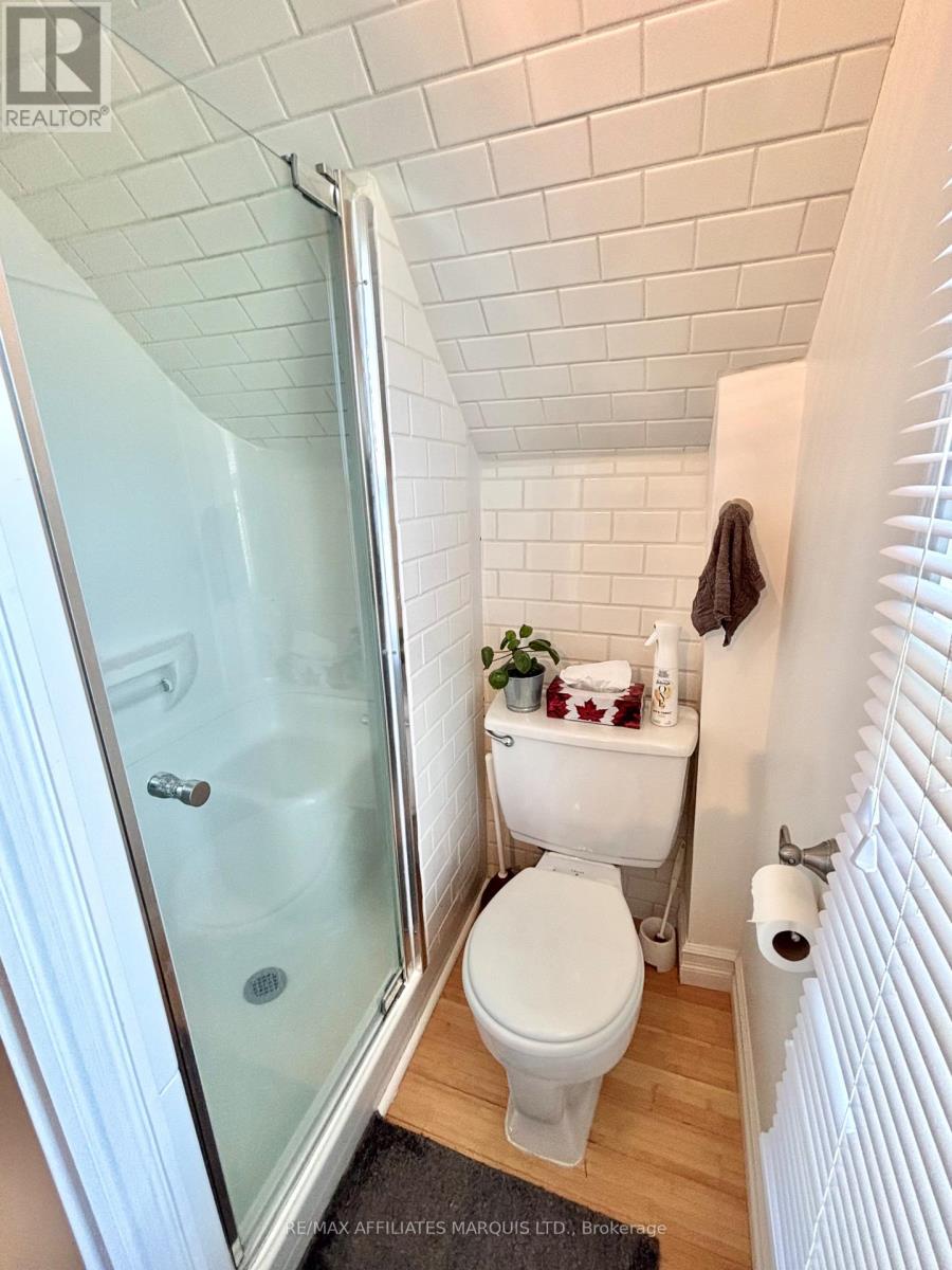 4 SEYMOUR AVENUE - 32