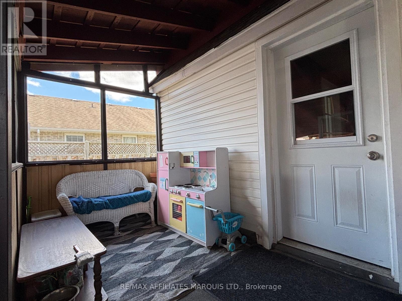 4 SEYMOUR AVENUE - 34