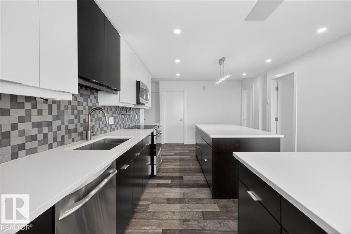 #1806 9835 113 ST NW - 15