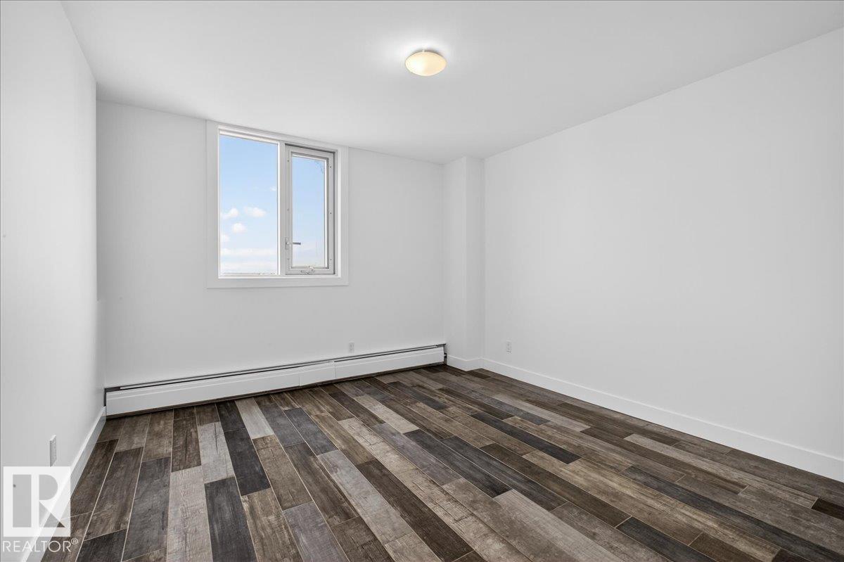 #1806 9835 113 ST NW - 29