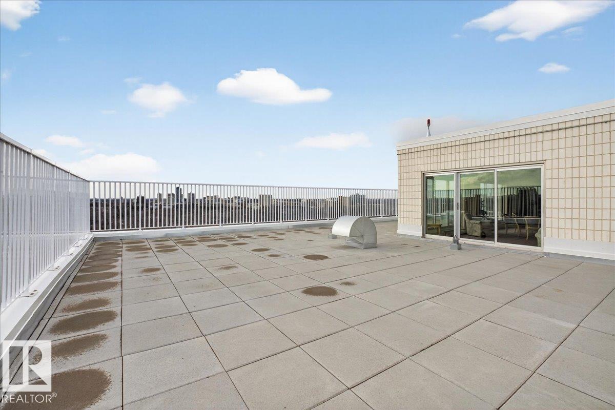 #1806 9835 113 ST NW - 52