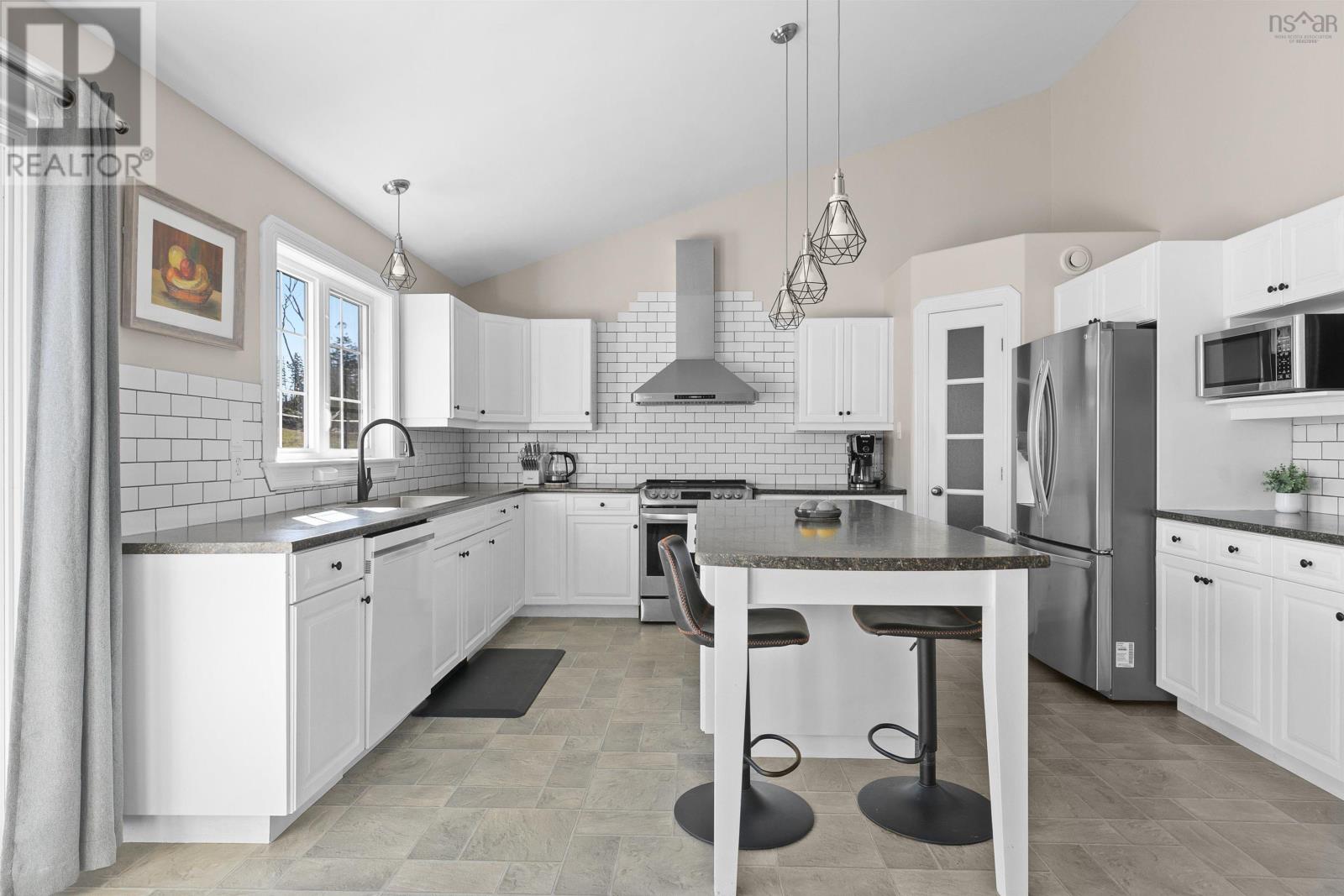 Property 10 of 34 of 626 Westwood Boulevard