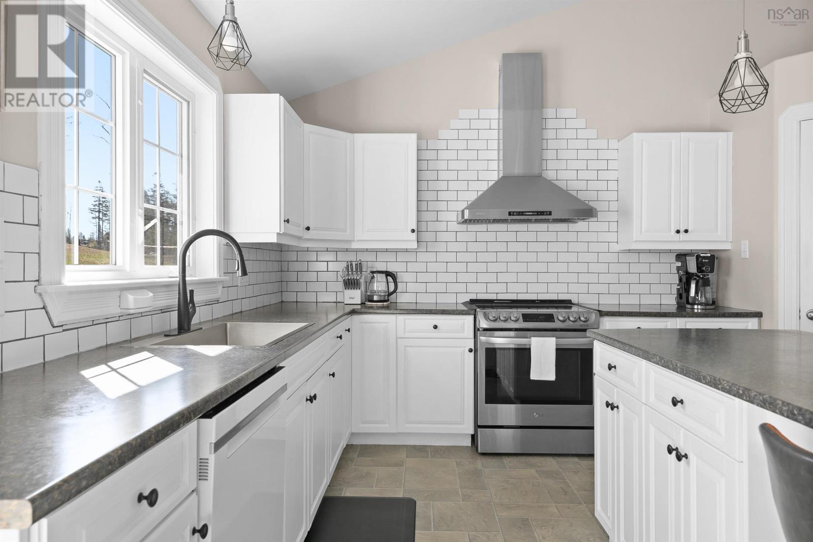 Property 12 of 34 of 626 Westwood Boulevard