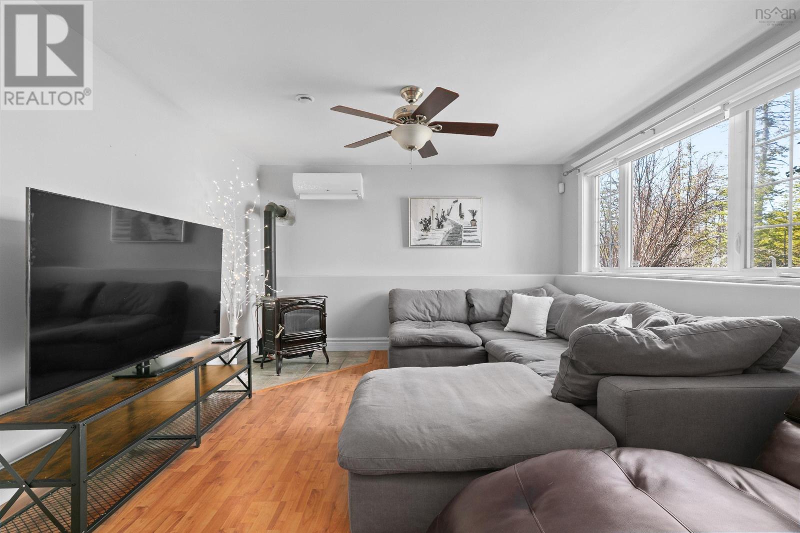 Property 22 of 34 of 626 Westwood Boulevard