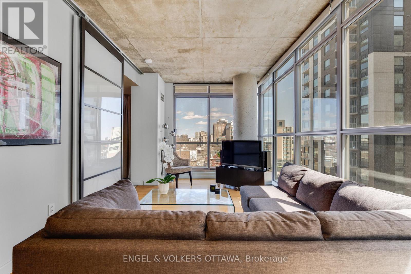 #903 179 GEORGE STREET - 18
