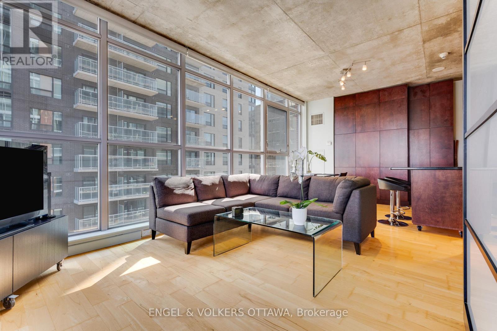 #903 179 GEORGE STREET - 24