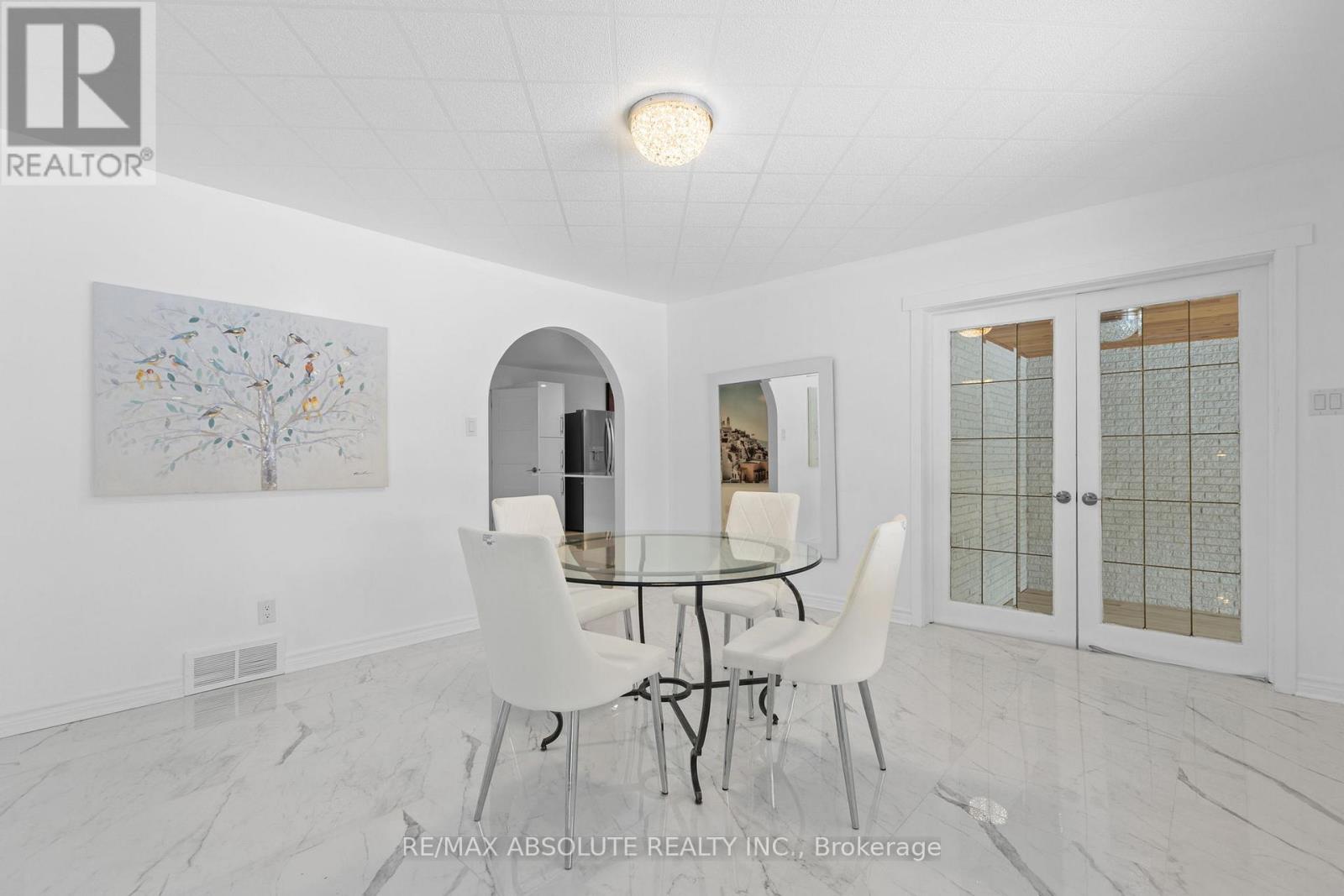1444 NORMANDY CRESCENT — photo 11