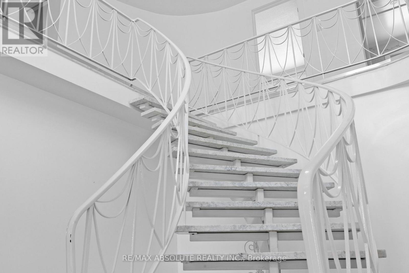 1444 NORMANDY CRESCENT — photo 24
