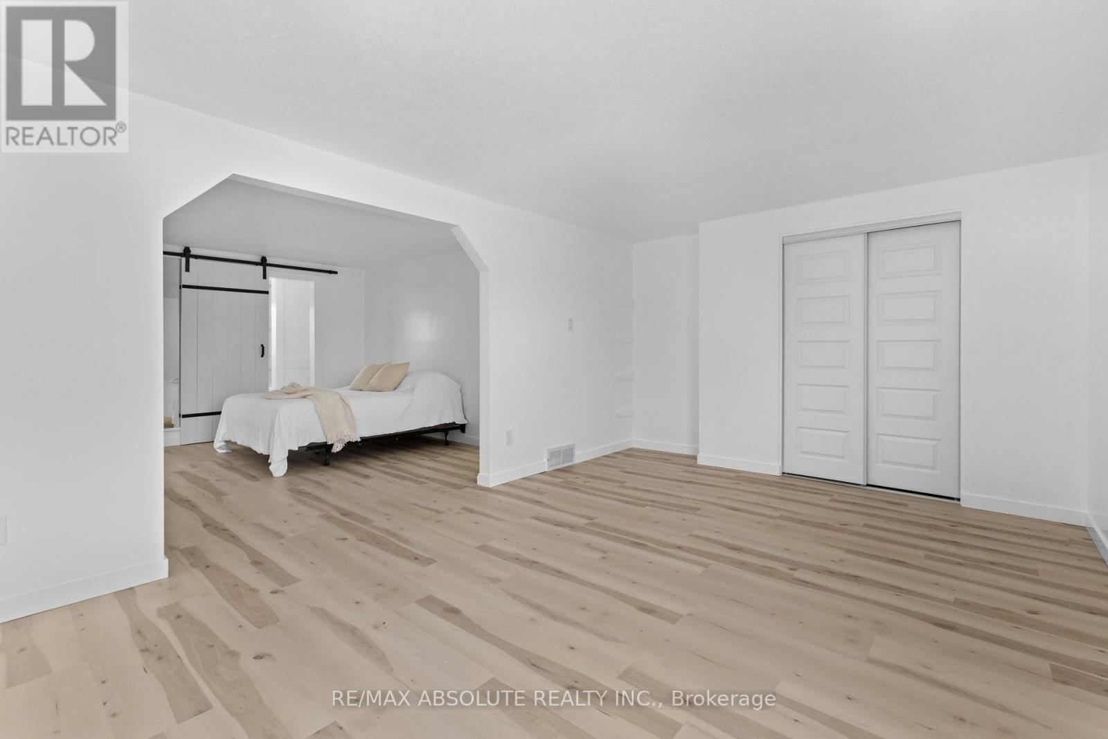1444 NORMANDY CRESCENT — photo 29