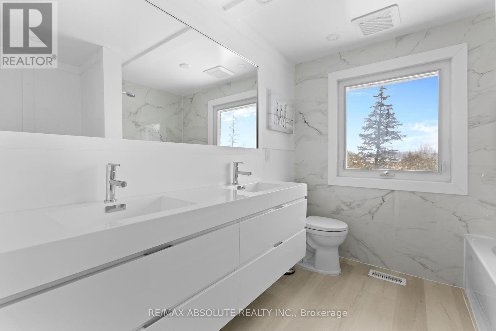 5 piece ensuite