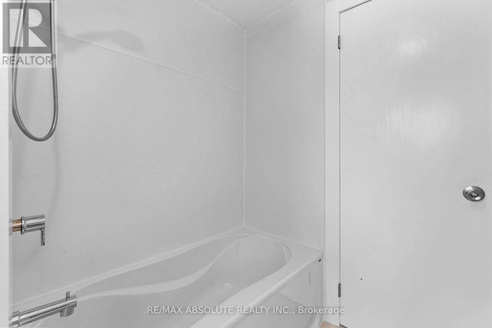 1444 NORMANDY CRESCENT — photo 36