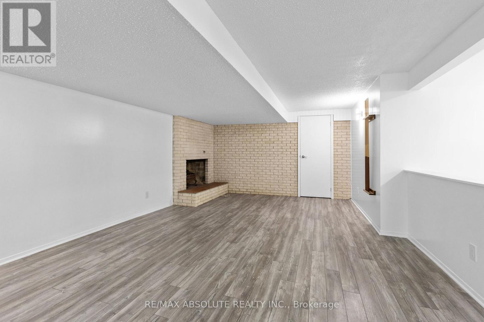 1444 NORMANDY CRESCENT — photo 40