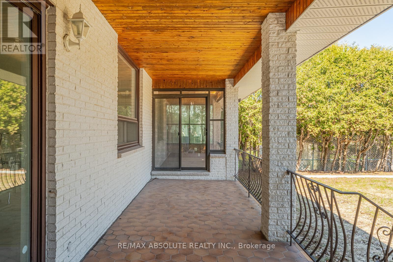 Covered back deck
