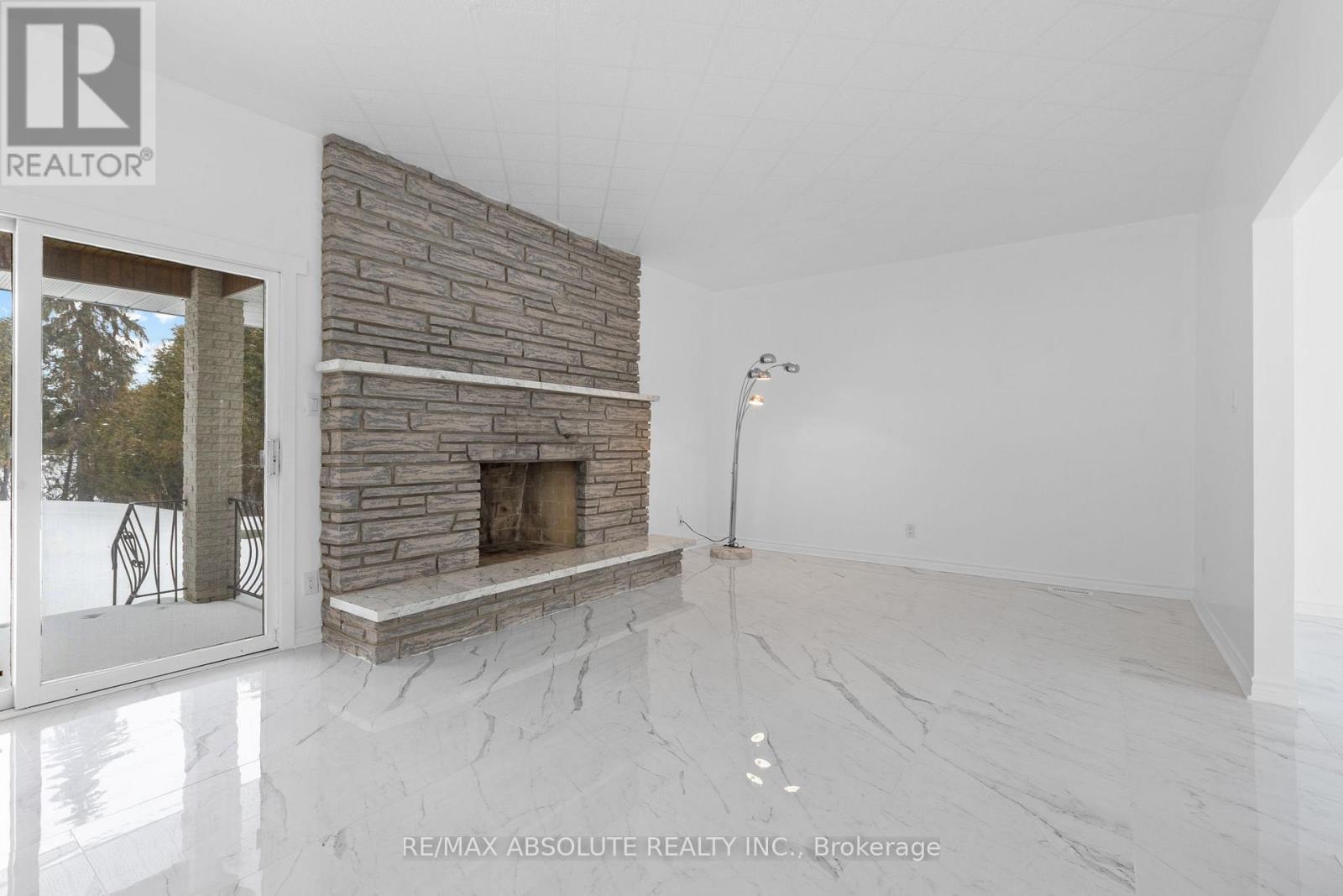 1444 NORMANDY CRESCENT — photo 8