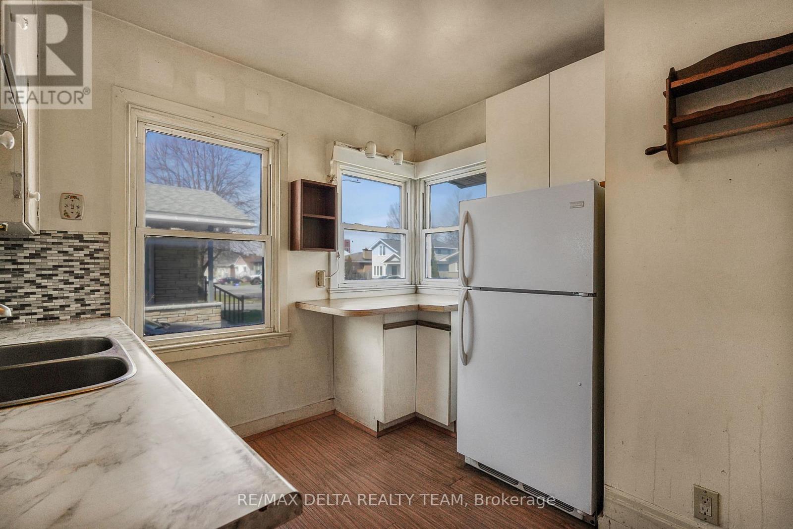 1242 VANCOUVER AVENUE - 12