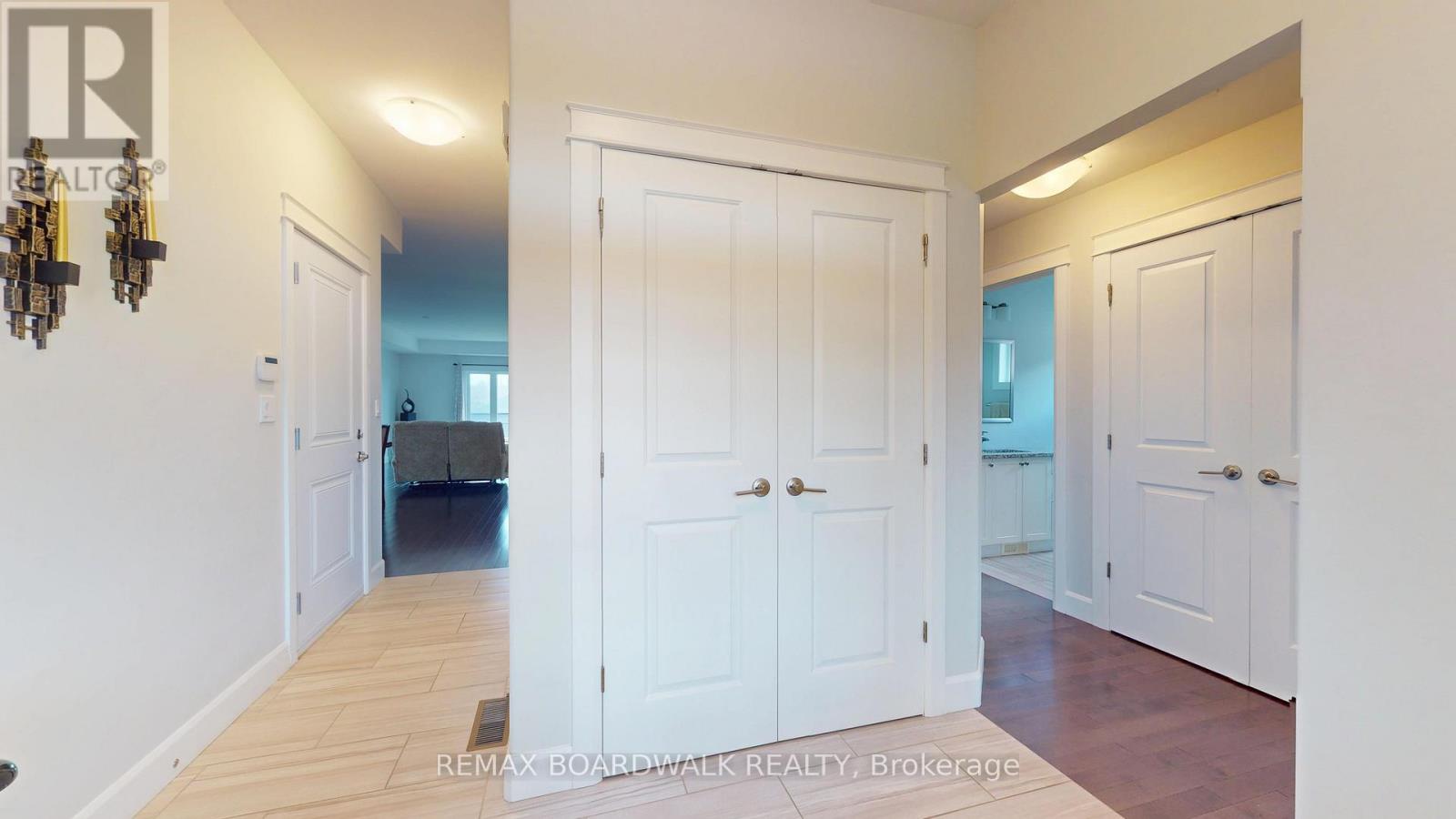 19 DONALDSON COURT - photo 4