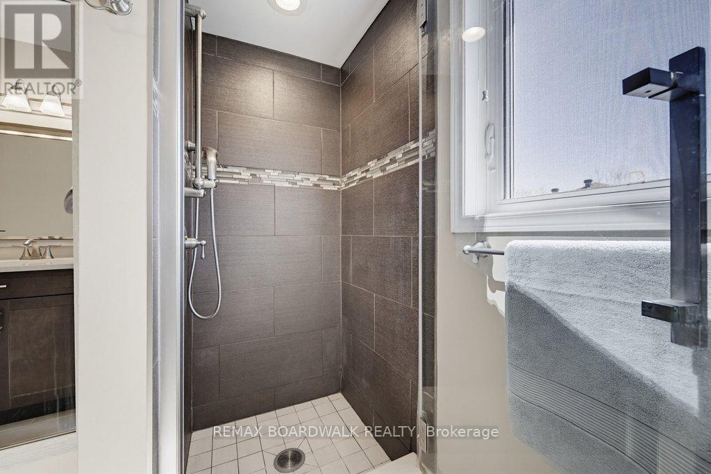10 VALEMONT STREET — photo 29