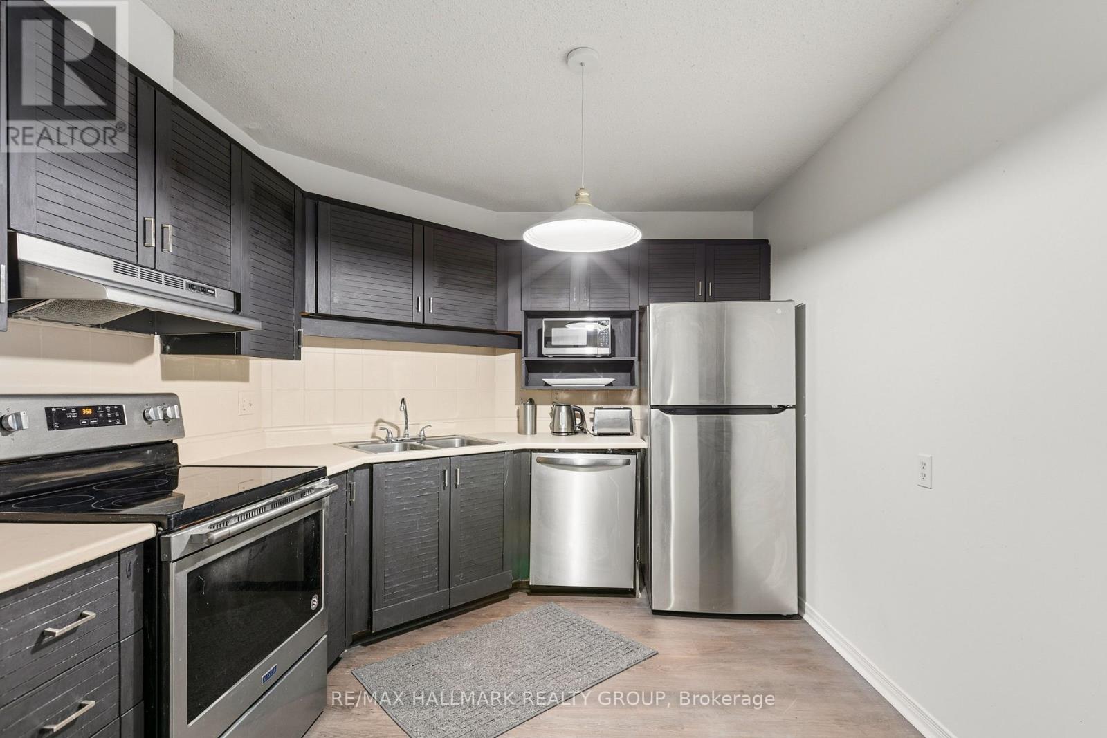 A - 176 SHERWAY DRIVE — photo 6