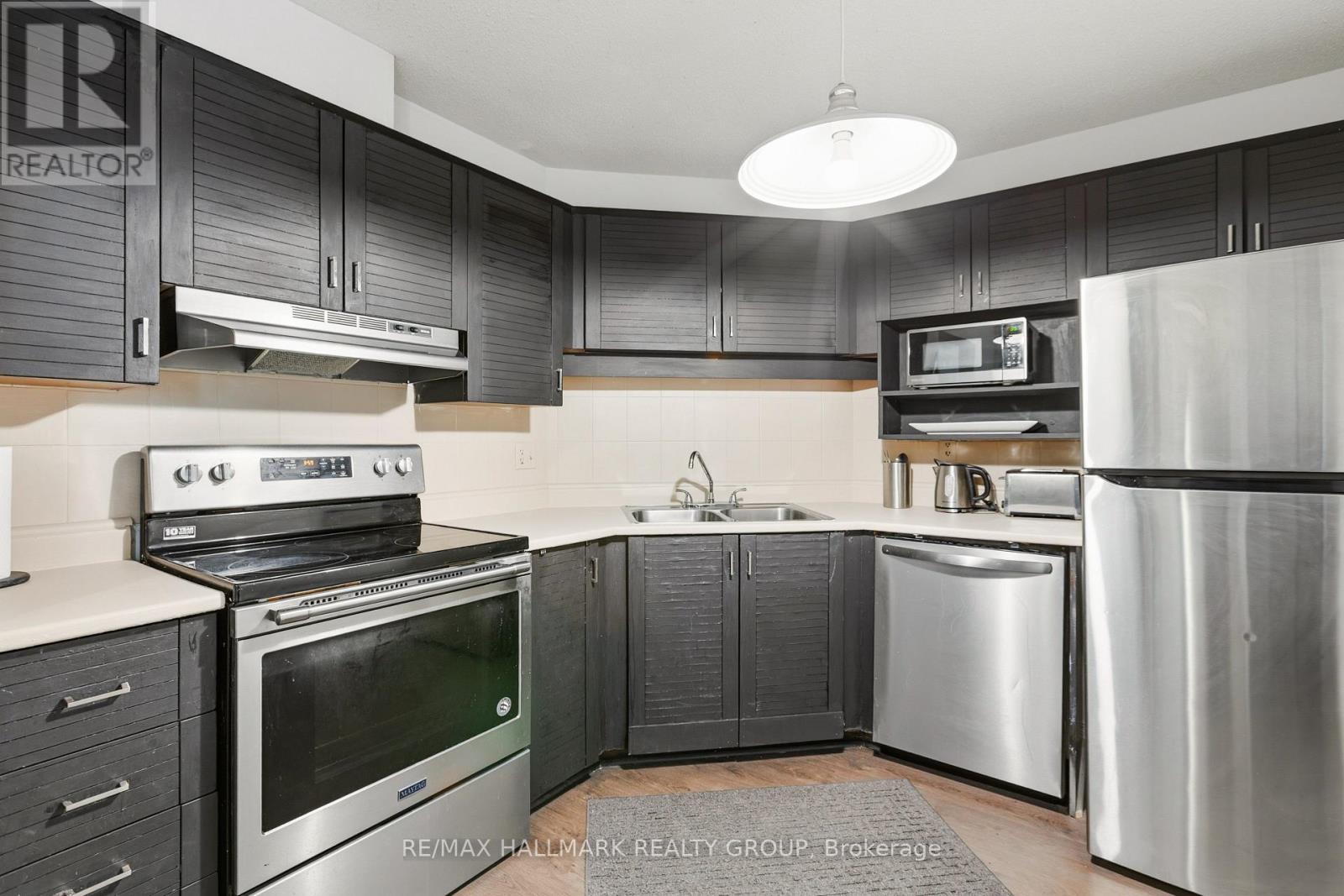 A - 176 SHERWAY DRIVE — photo 7