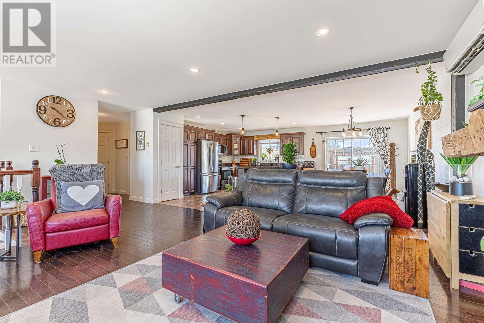 142 ESSEX Crescent - 10