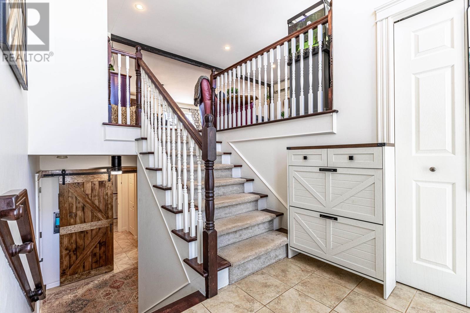 142 ESSEX Crescent - 6