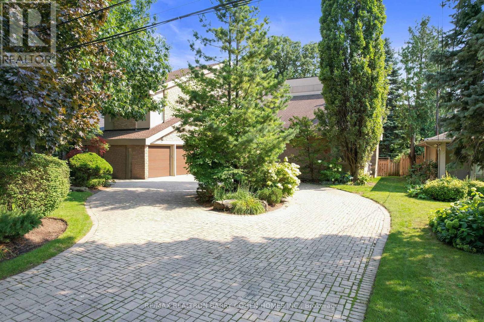 Listing photo of 19 VERNHAM AVENUE