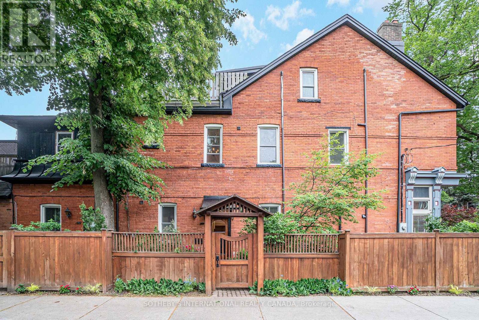 3 - 225 MAJOR STREET