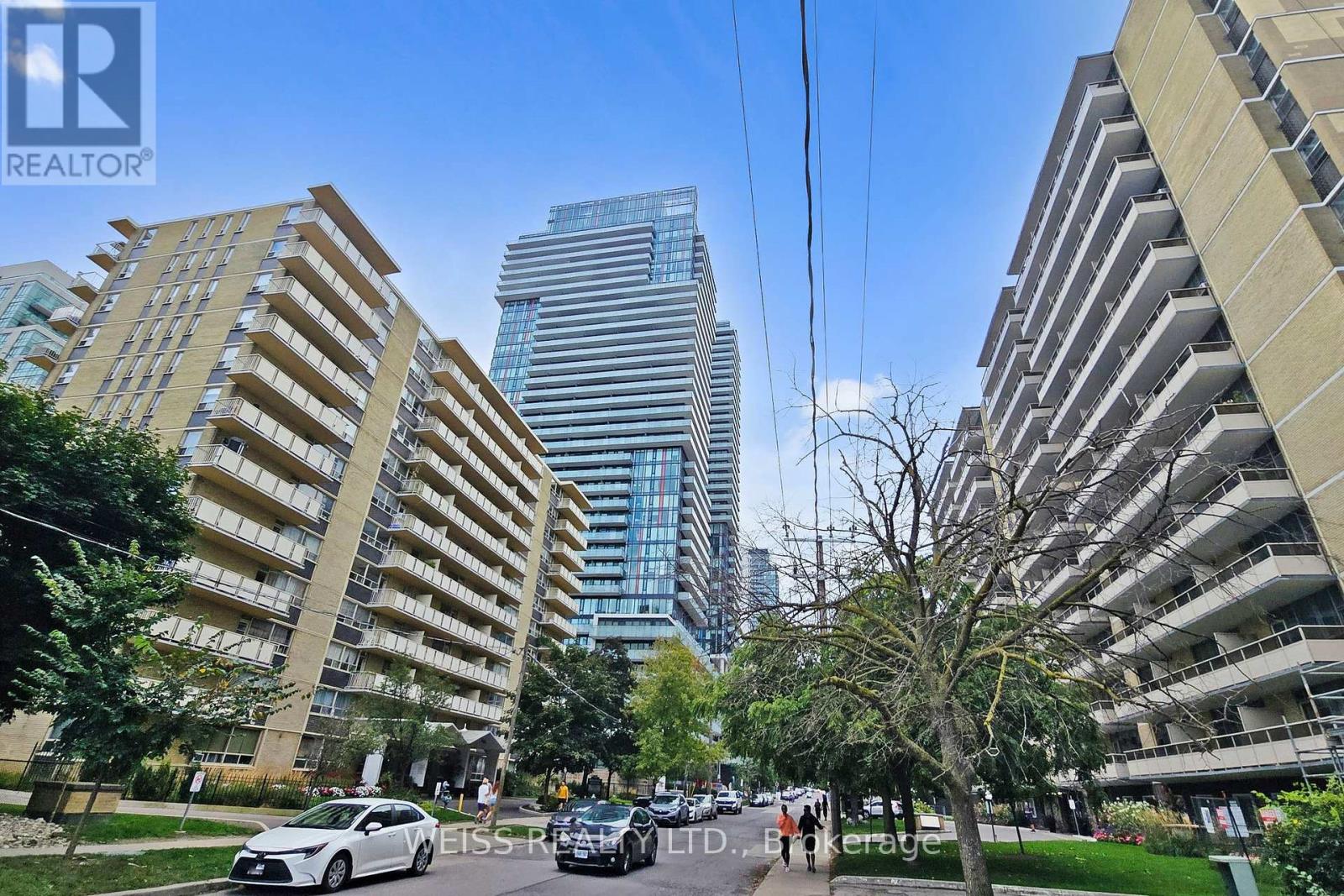 #520 185 ROEHAMPTON AVENUE - 2
