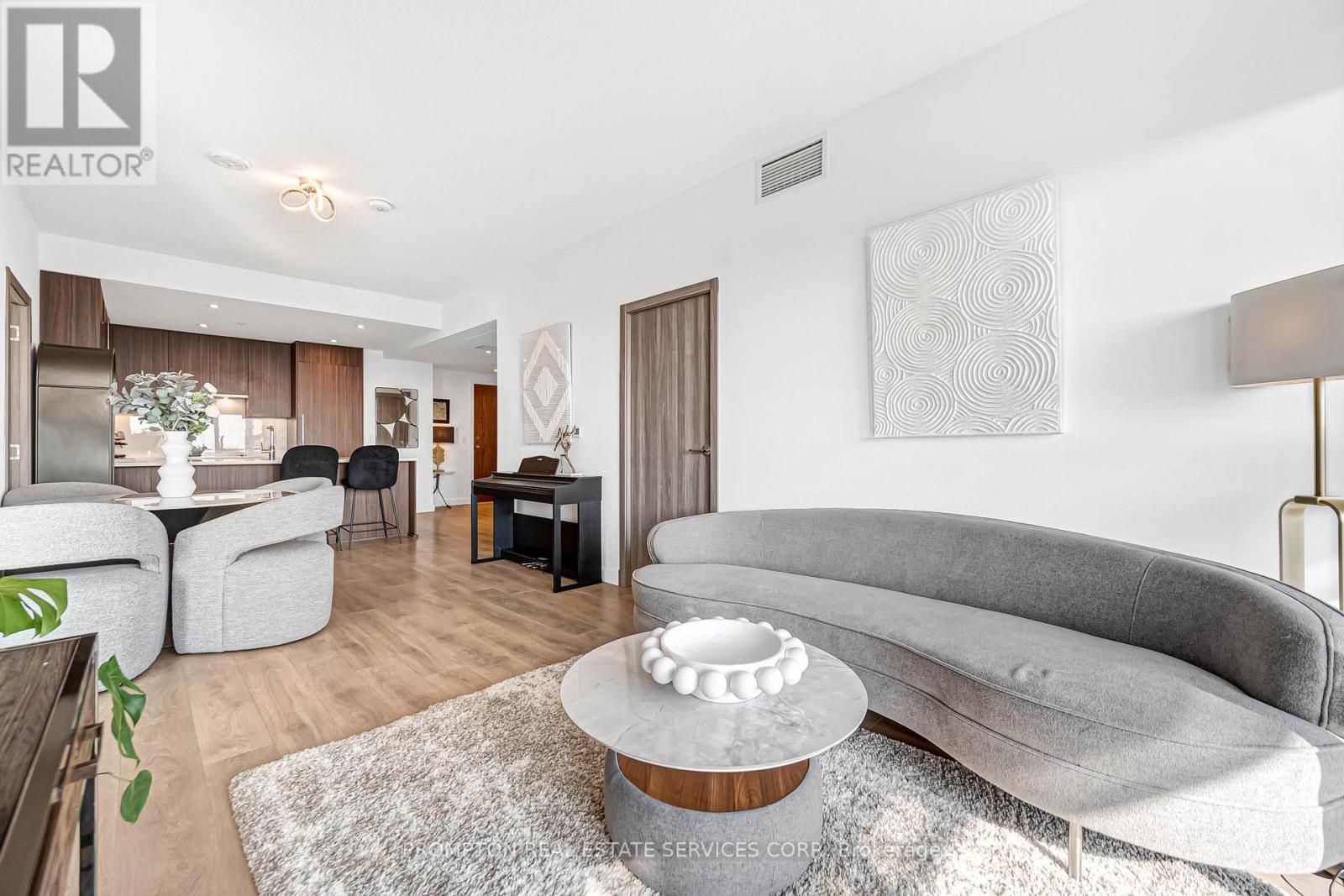 #1803 25 MCMAHON DRIVE - 31