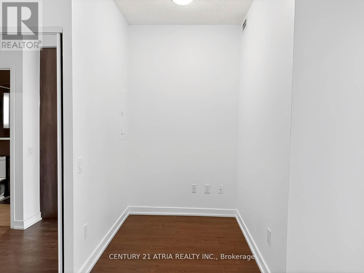 #2703 121 MCMAHON DRIVE - 14