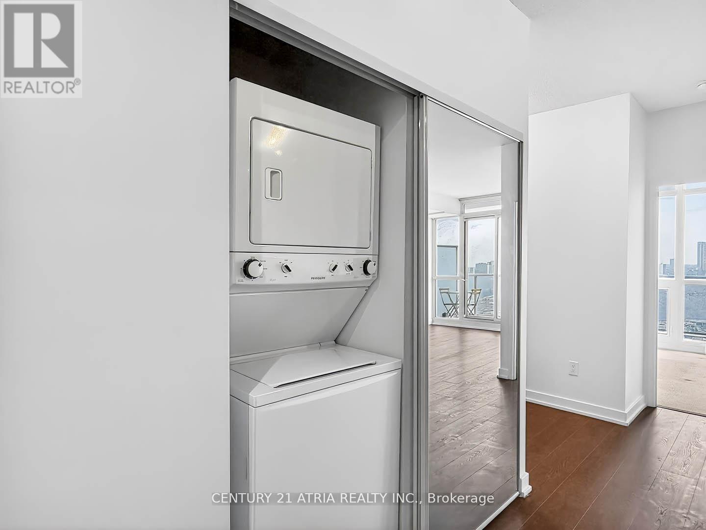 #2703 121 MCMAHON DRIVE - 20