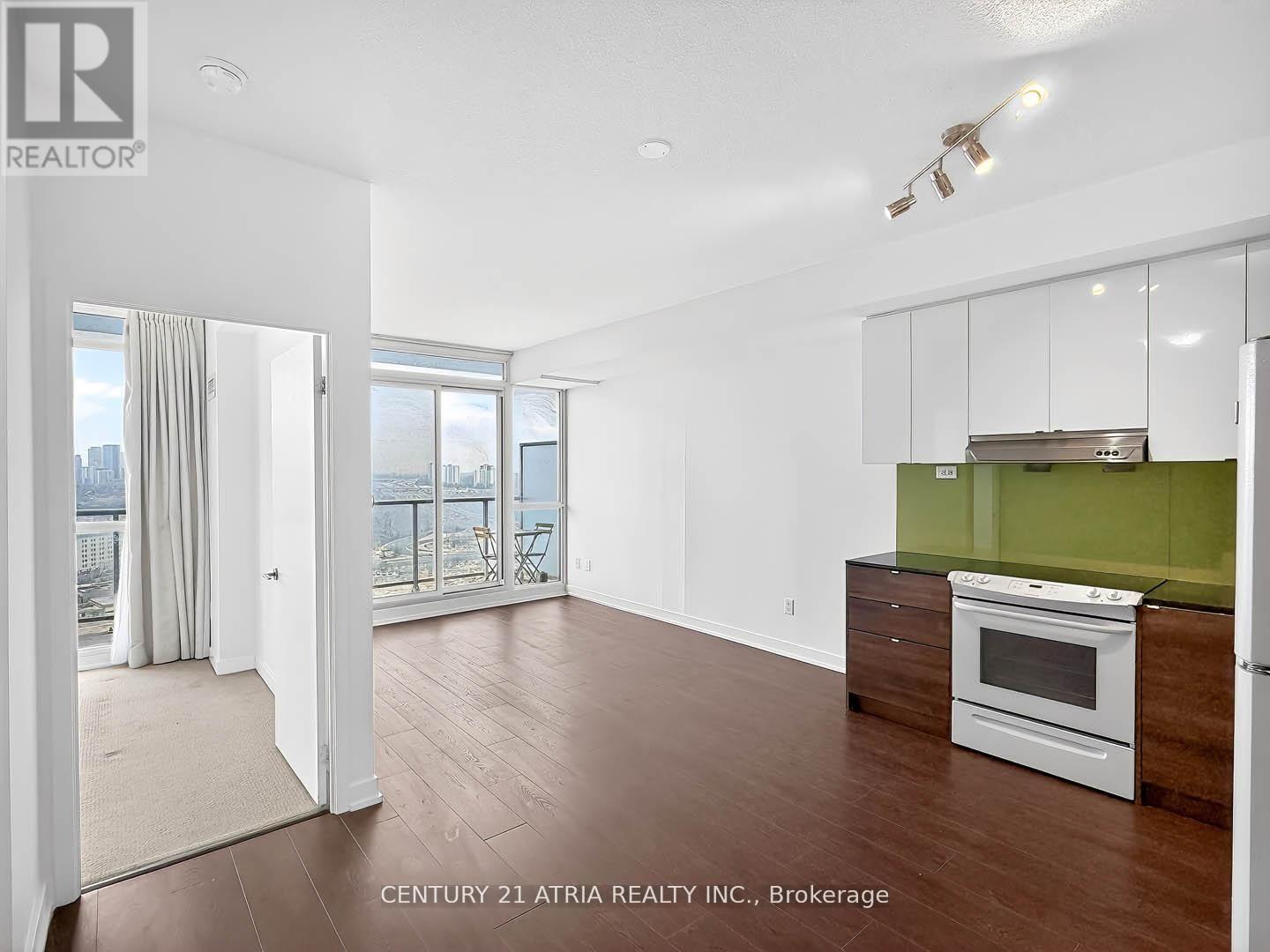#2703 121 MCMAHON DRIVE - 7