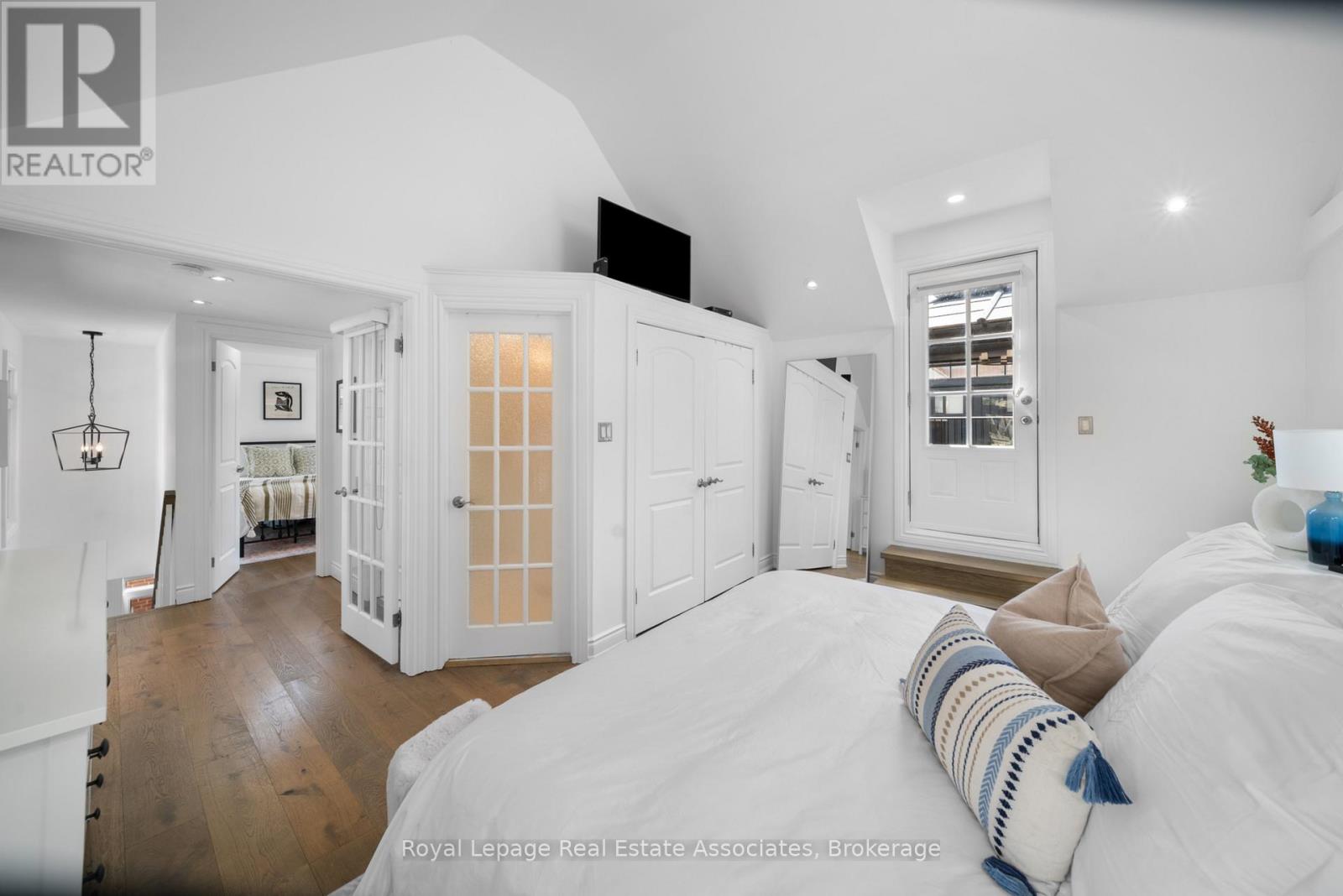 36 MISSISSAUGA ROAD N - 19
