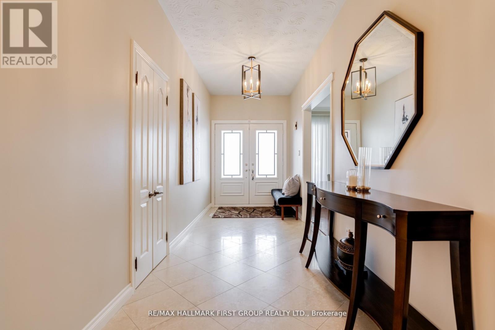 520 MCLEOD CRESCENT - 4