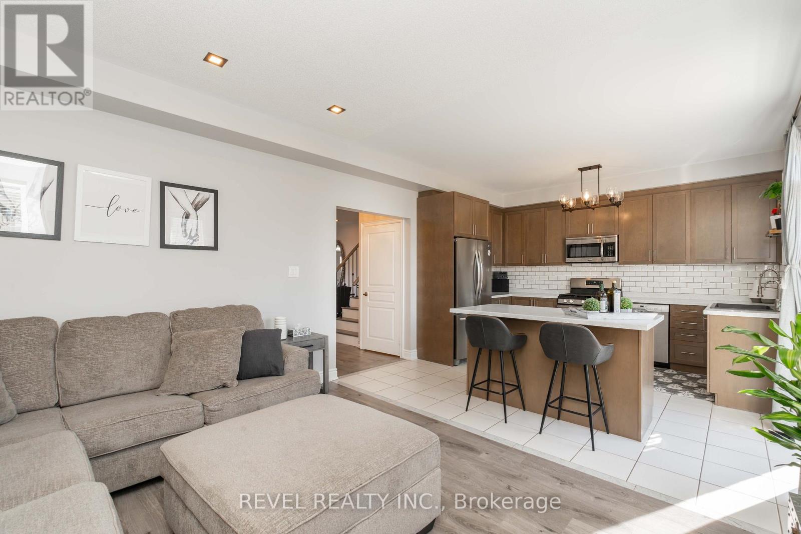 18 JACKSON DRIVE - 5