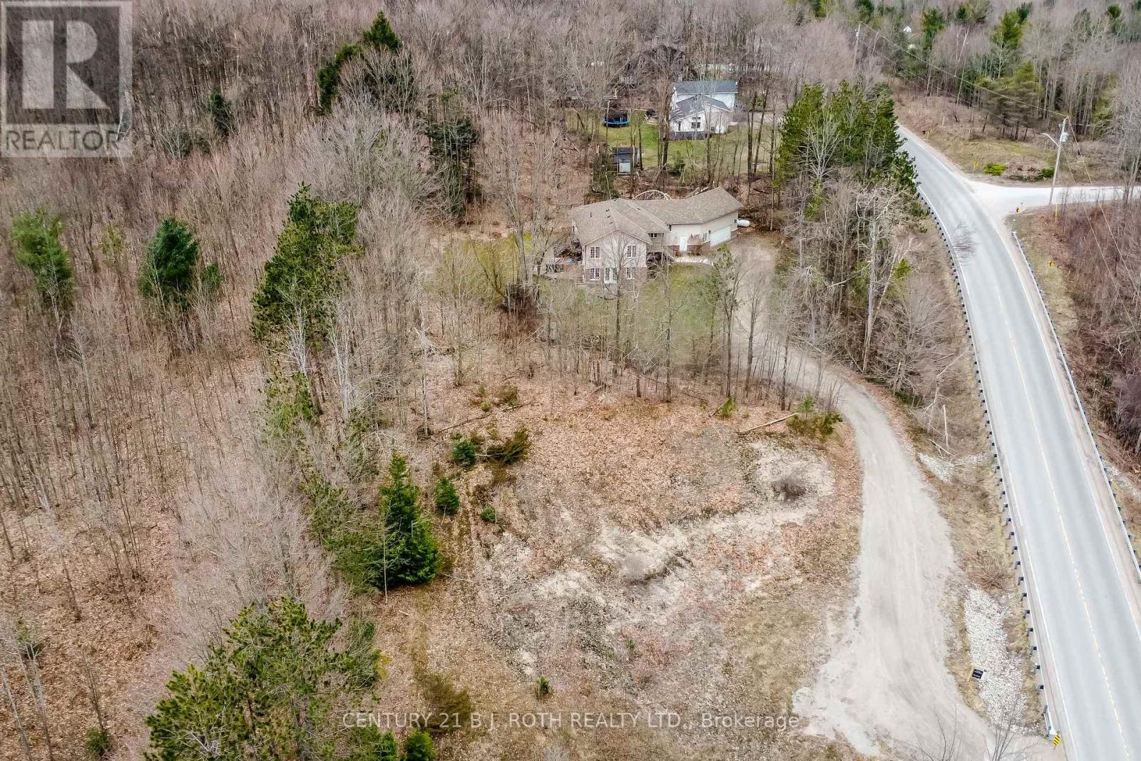 4927 25 SIDE ROAD — photo 24