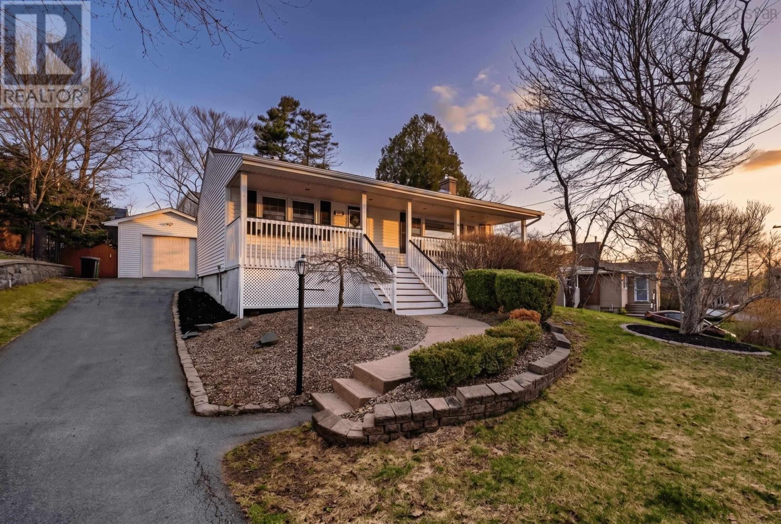 Property 2 of 46 of 47 Douglas Crescent